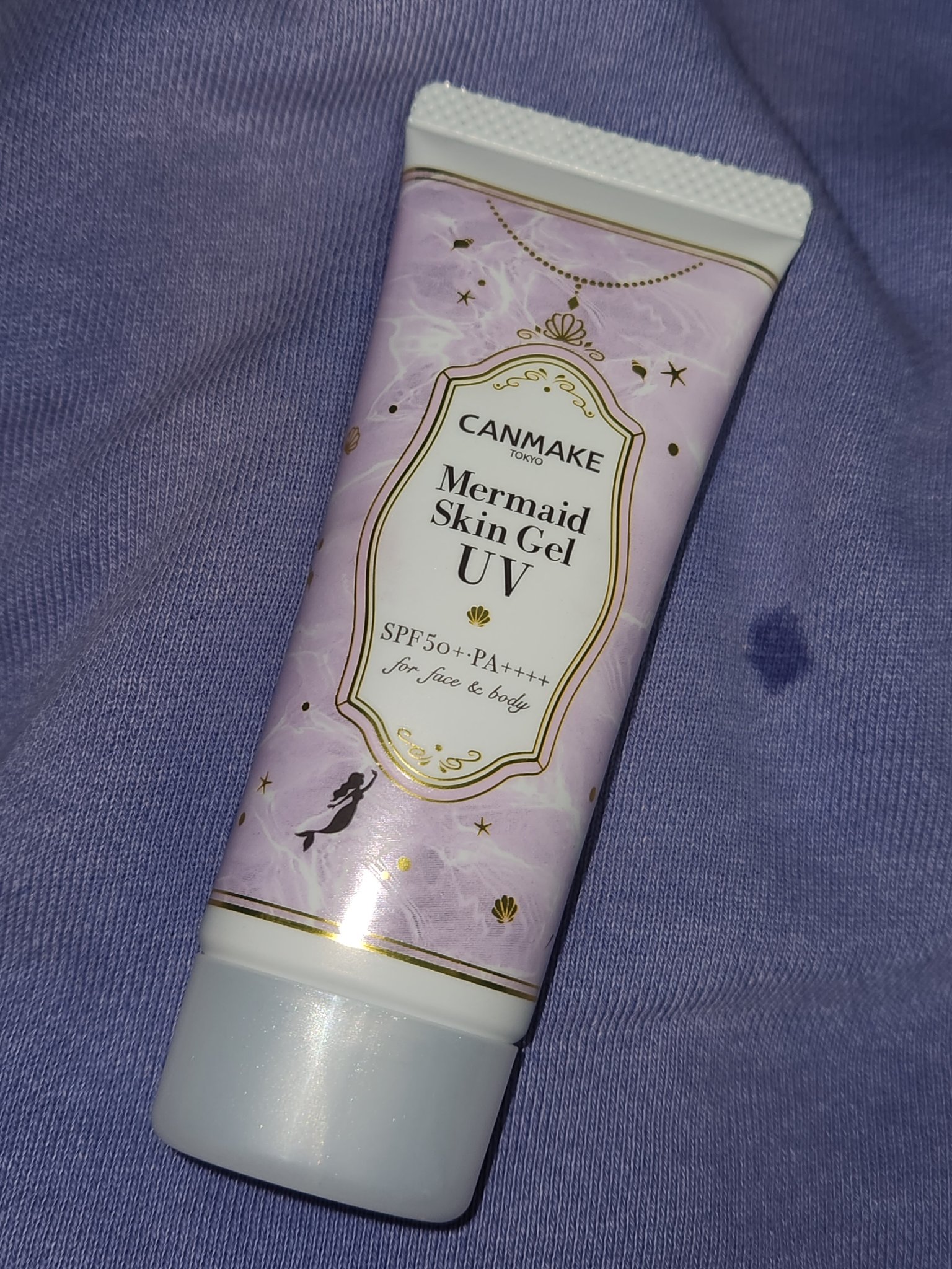 つや肌1日綺麗！キャンメイク、マーメイドスキンジェルUV、C03ピュアパープル

このシリーズ大好きです！値段は安いのに、仕上がりはみずみずしく、帰宅して確認しても、崩れ方が汚くなくてみずみずしいままでした！(脂性肌です)
朝の仕上がりキー