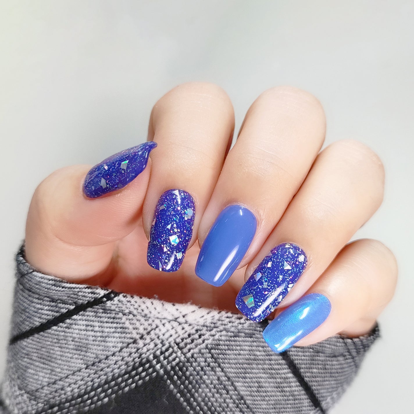 あめの on LIPS 「新しい爪💅Litgels CrushedOpal+α なし青い..」(2枚目)