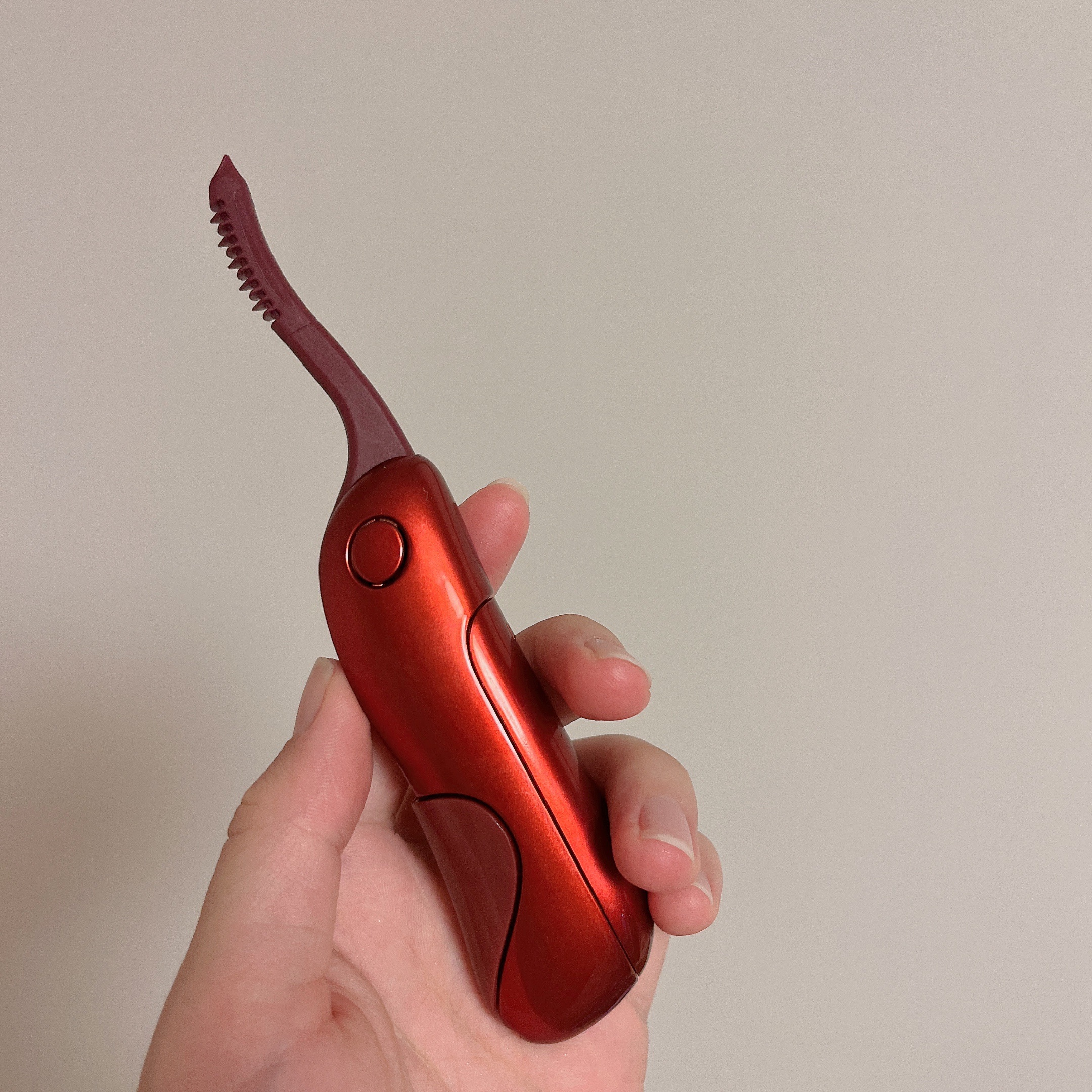 ホットアイラッシュカーラー グラマラスレッド/貝印/ホットビューラーを使ったクチコミ（1枚目）