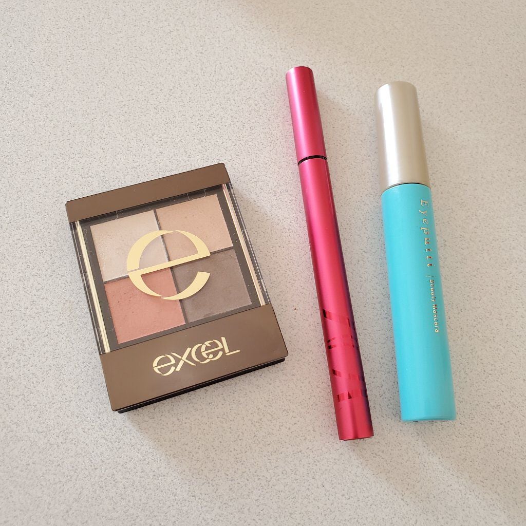 リアルクローズシャドウ/excel/アイシャドウパレットを使ったクチコミ(2枚目)