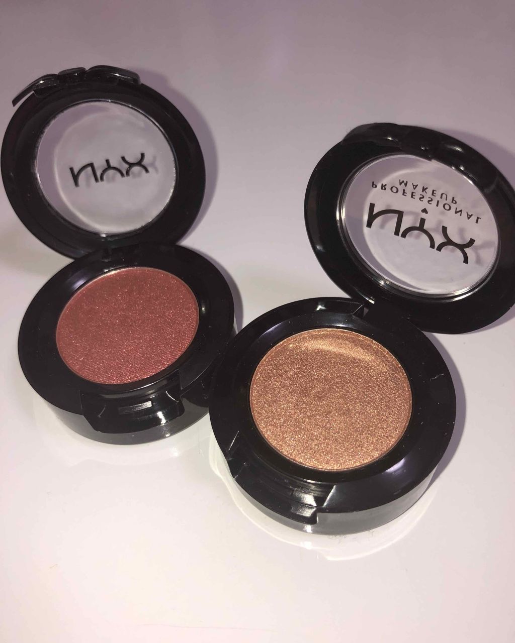ホットシングル アイシャドウ/NYX Professional Makeup/単色アイシャドウを使ったクチコミ（2枚目）