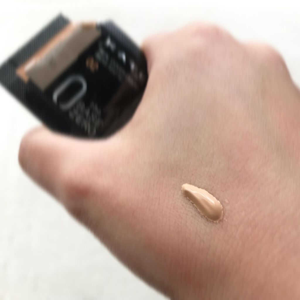 リアルカバーリキッド(セミマット)/KATE/リキッドファンデーションを使ったクチコミ(3枚目)