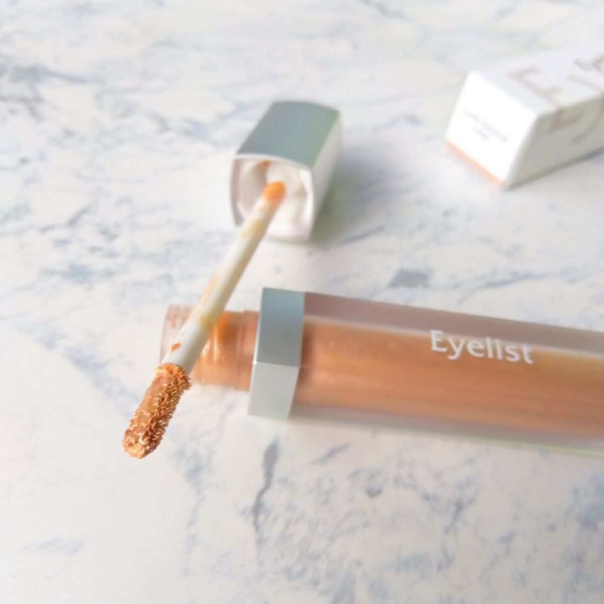 グロウシャドウ AUR01/Eyelist/リキッドアイシャドウを使ったクチコミ（2枚目）