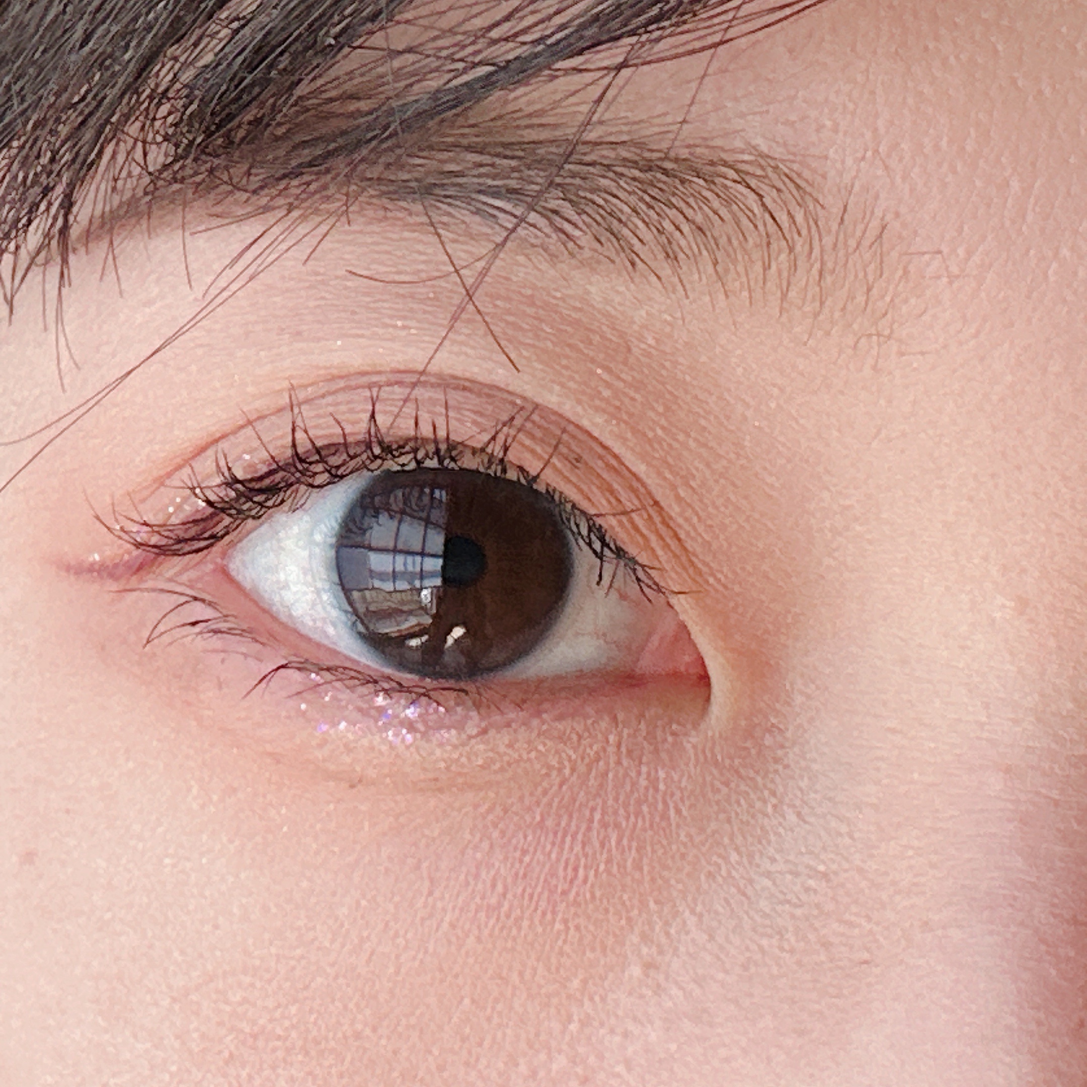 アイドルプリズムグリッター 03 恋する瞬き(ピンク)/chee shu/グリッターを使ったクチコミ（3枚目）