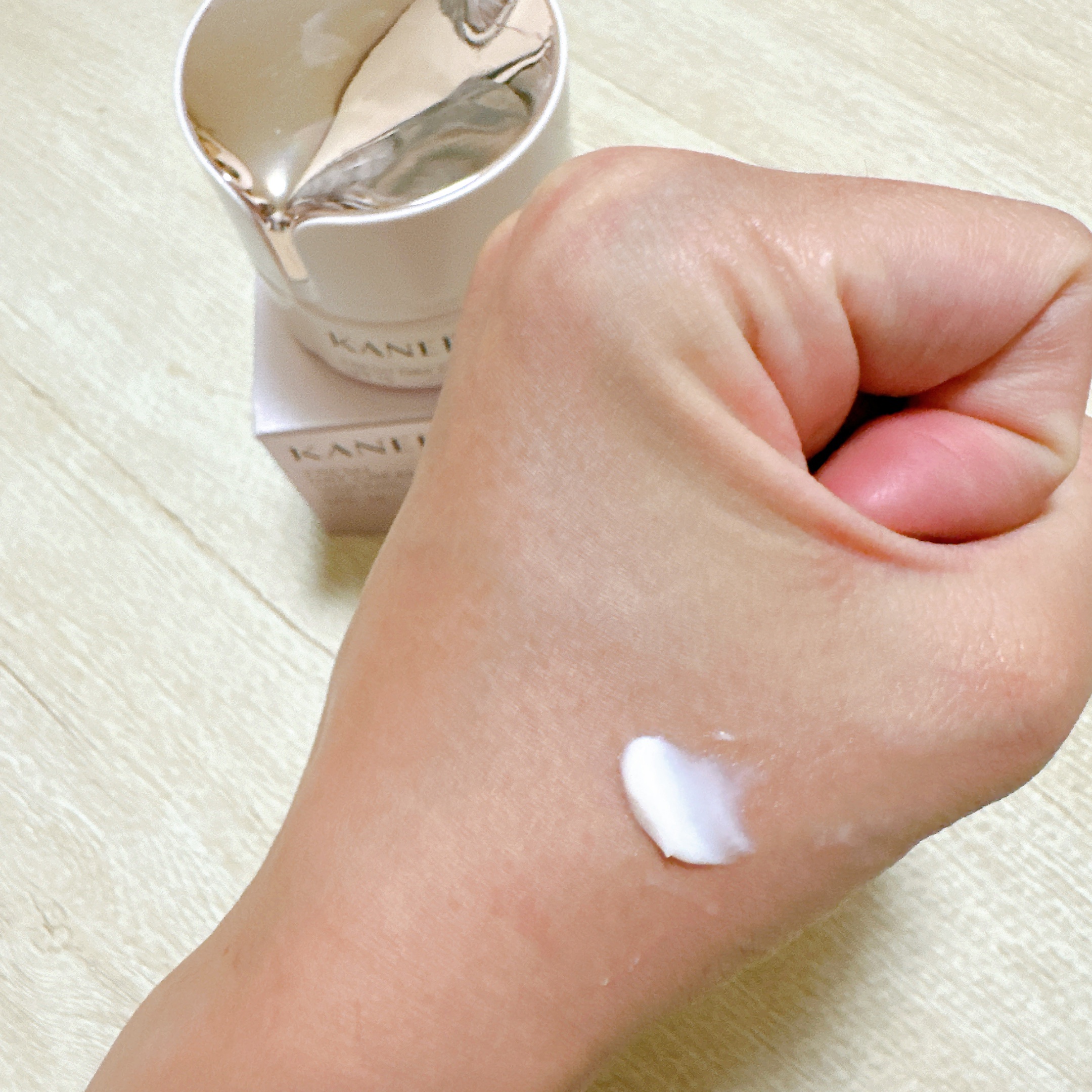 カネボウ フレッシュ デイ クリーム/KANEBO/化粧下地を使ったクチコミ（3枚目）