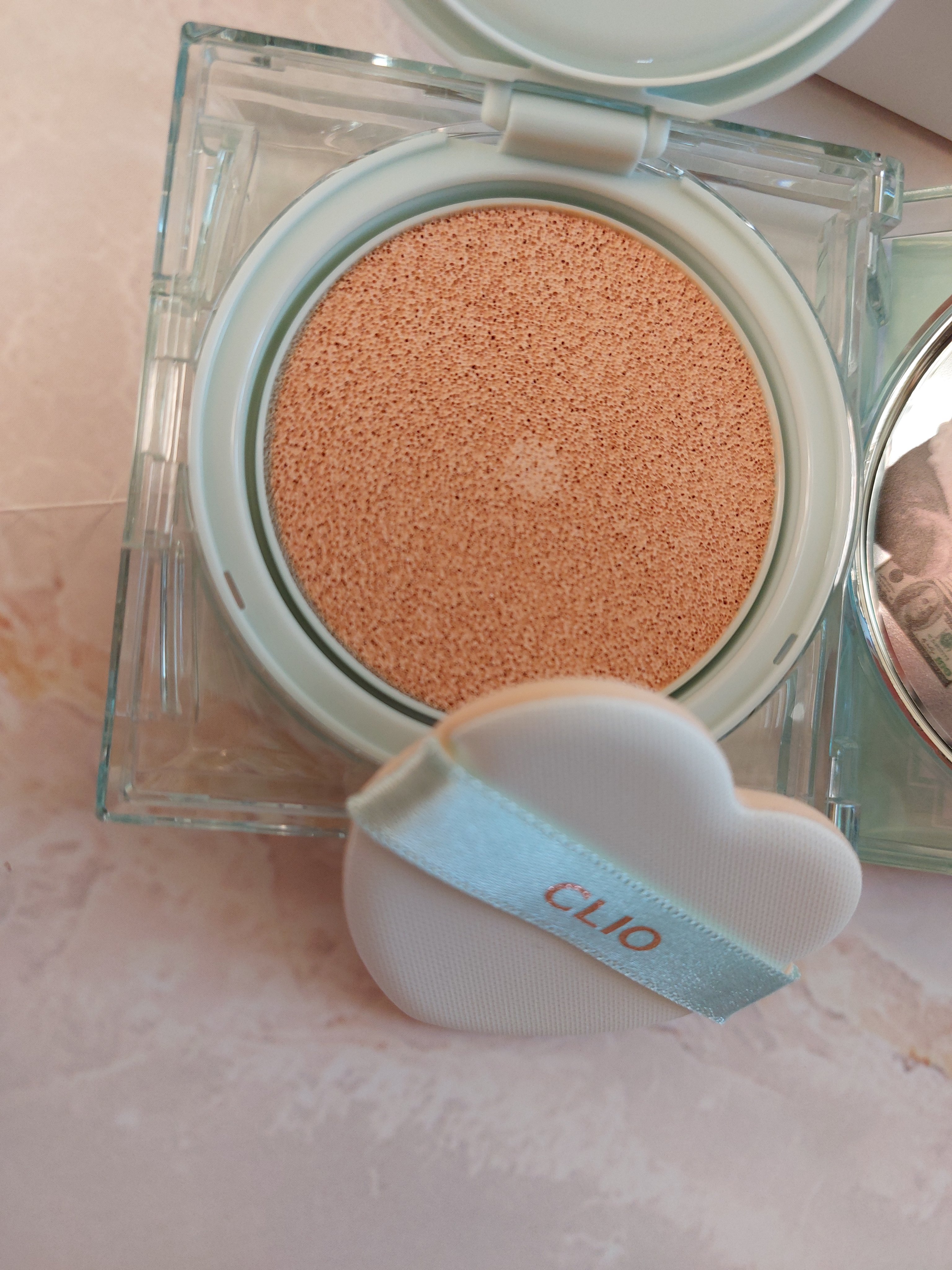 クリオ キル カバー スキン フィクサー クッション 21N LINEN/CLIO/クッションファンデーションを使ったクチコミ（3枚目）