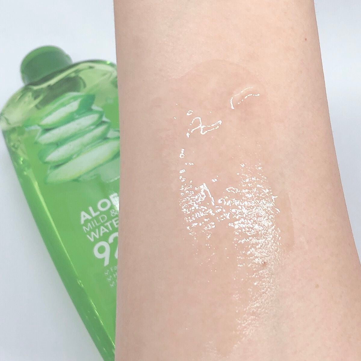 マイルド&モイスチャーアロエジェル/ネイチャーリパブリック/ボディローションを使ったクチコミ(3枚目)