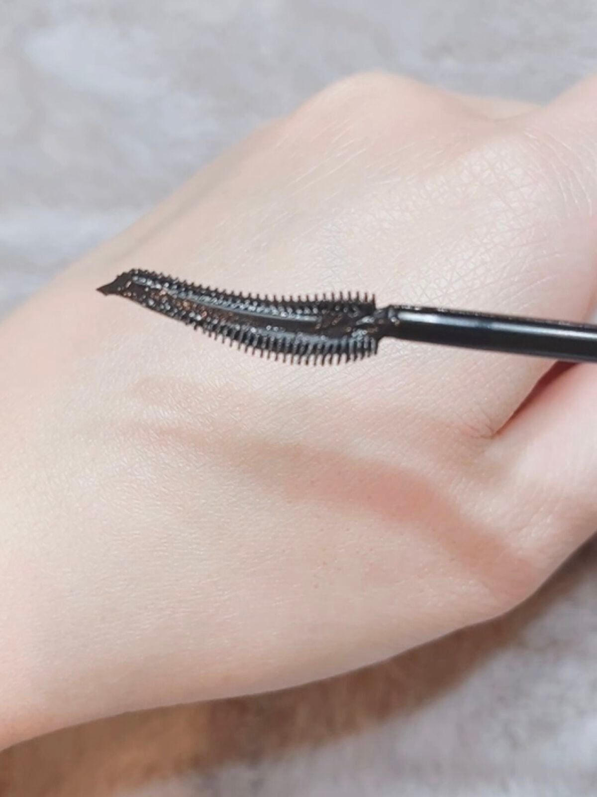 ラッシュニスタ プライマー/MAYBELLINE NEW YORK/マスカラ下地を使ったクチコミ(2枚目)