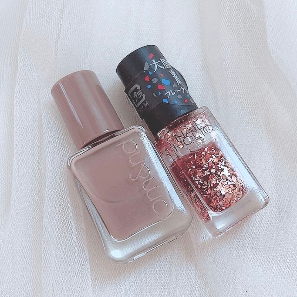 ネイルホリック パーティーフレーク/ネイルホリック/マニキュアを使ったクチコミ(2枚目)
