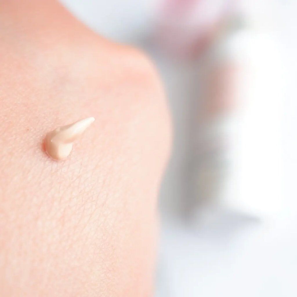 ボーン ディス ウェイ グロウ モイスチュアライジング メイクアップ プライマー/Too Faced/化粧下地を使ったクチコミ（2枚目）