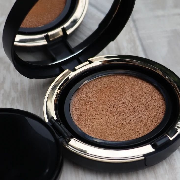 オリジナル ピュア セラム カバーアップ クッション/bareMinerals/クッションファンデーションを使ったクチコミ(2枚目)