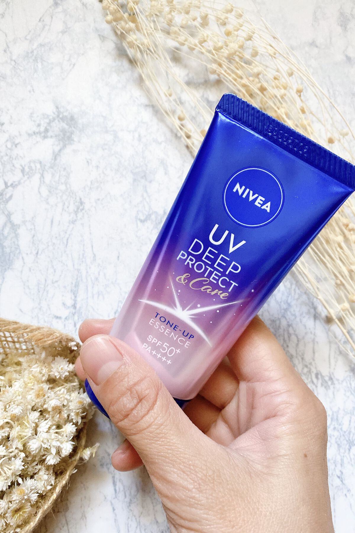 ニベアUV ディープ プロテクト＆ケア トーンアップ エッセンス/ニベア/日焼け止めローションを使ったクチコミ（2枚目）