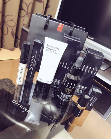 BOBBI BROWN
プライマー プラス ラディアンス

のび(  ꒪ꈊ꒪)و ̑̑✧ｸﾞｯ！
テクスチャー(  ꒪ꈊ꒪)و ̑̑✧ｸﾞｯ！
カラー補正(  ꒪ꈊ꒪)و ̑̑✧ｸﾞｯ！
保湿(  ꒪ꈊ