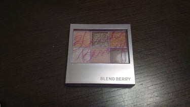 オーラクリエイション/BLEND BERRY/パウダーアイシャドウを使ったクチコミ（2枚目）