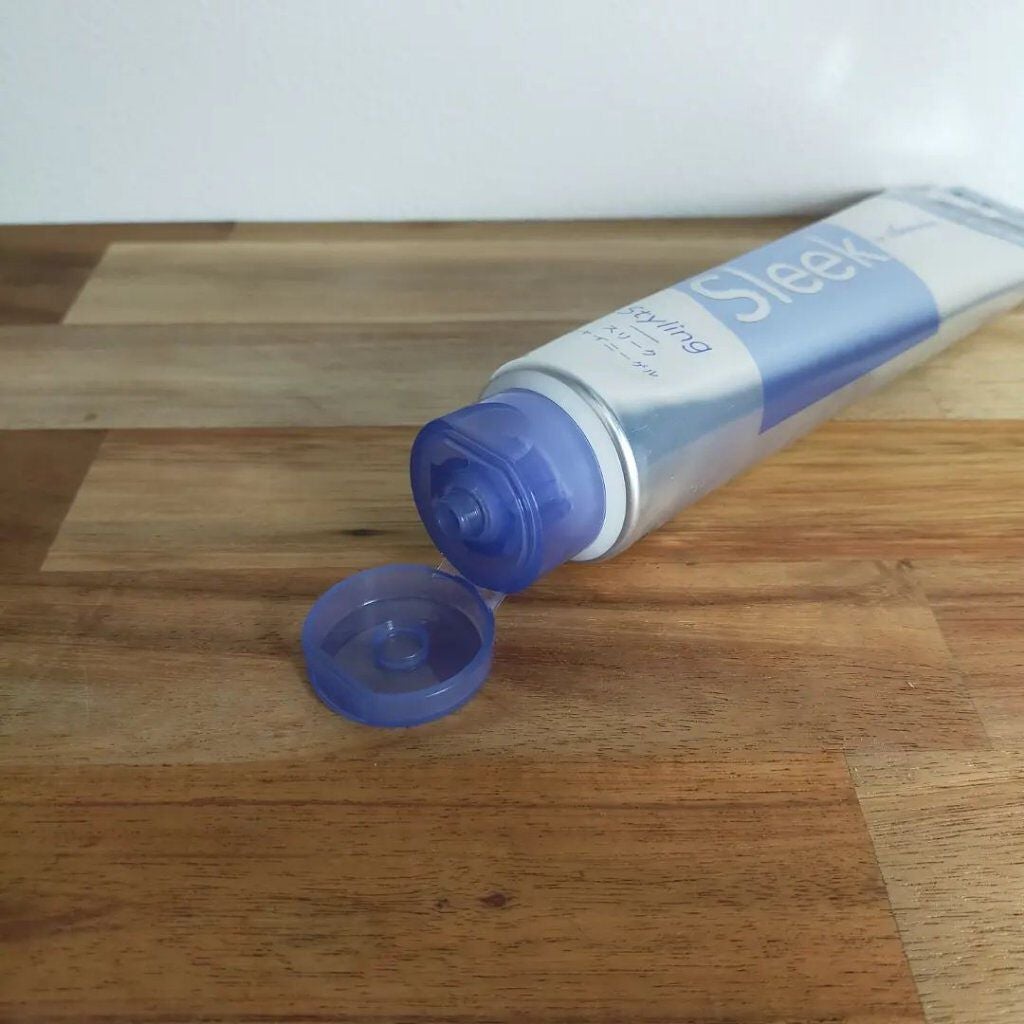 chohoho_s on LIPS 「スリークbyサラサロンシャイニーゲル¥1650ツヤ感を出しつつ..」(2枚目)