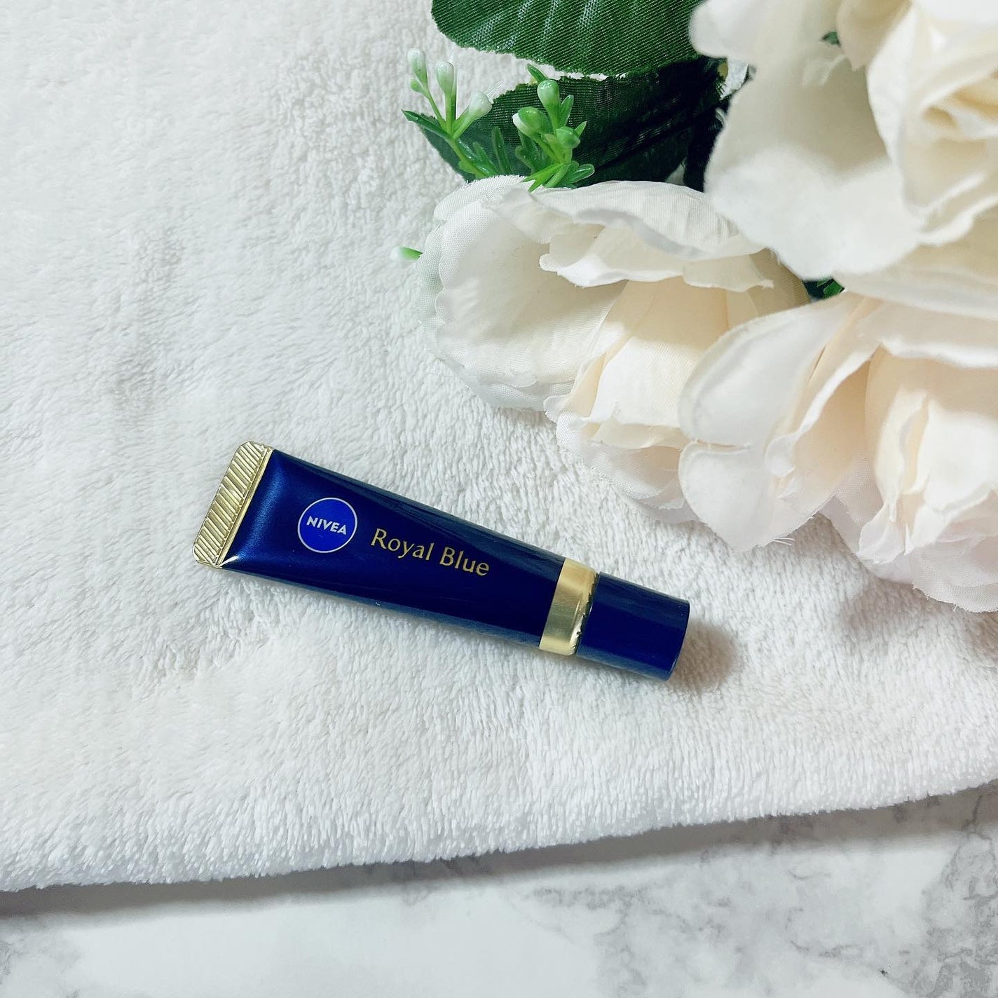 ニベア ロイヤルブルーリップ 濃密美容ケア/ニベア/リップ美容液を使ったクチコミ(1枚目)