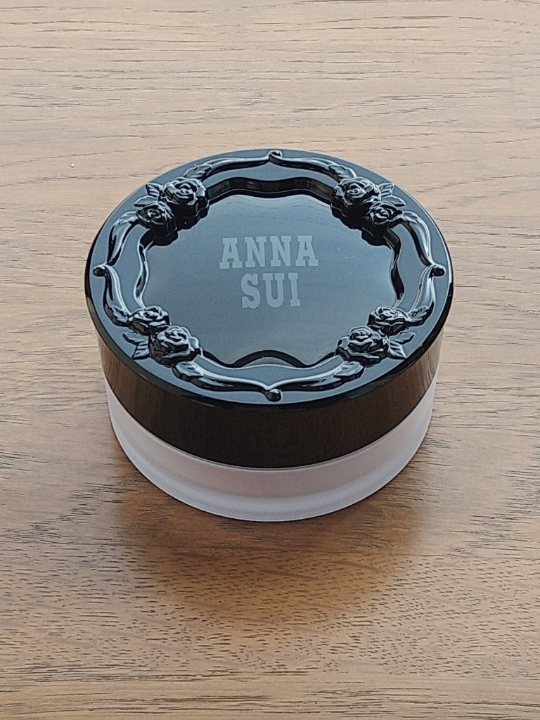 ウォーター パウダー 200 透明感を演出する ライトパープル/ANNA SUI/ルースパウダーを使ったクチコミ（2枚目）