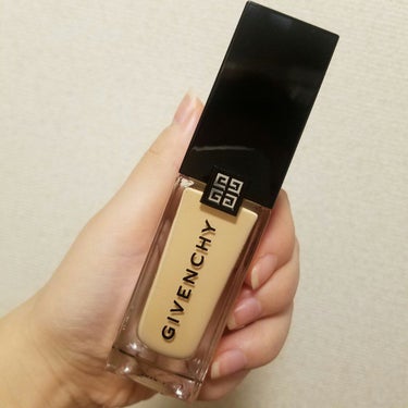 GIVENCHY プリズム・リーブル・スキンケアリング・グロウ💖
色は標準色の1-W105です！

LIPSさんを通してプレゼントを頂きました😍😍

ーーーーーーーーーーーーーーーーー
♡素肌のように薄