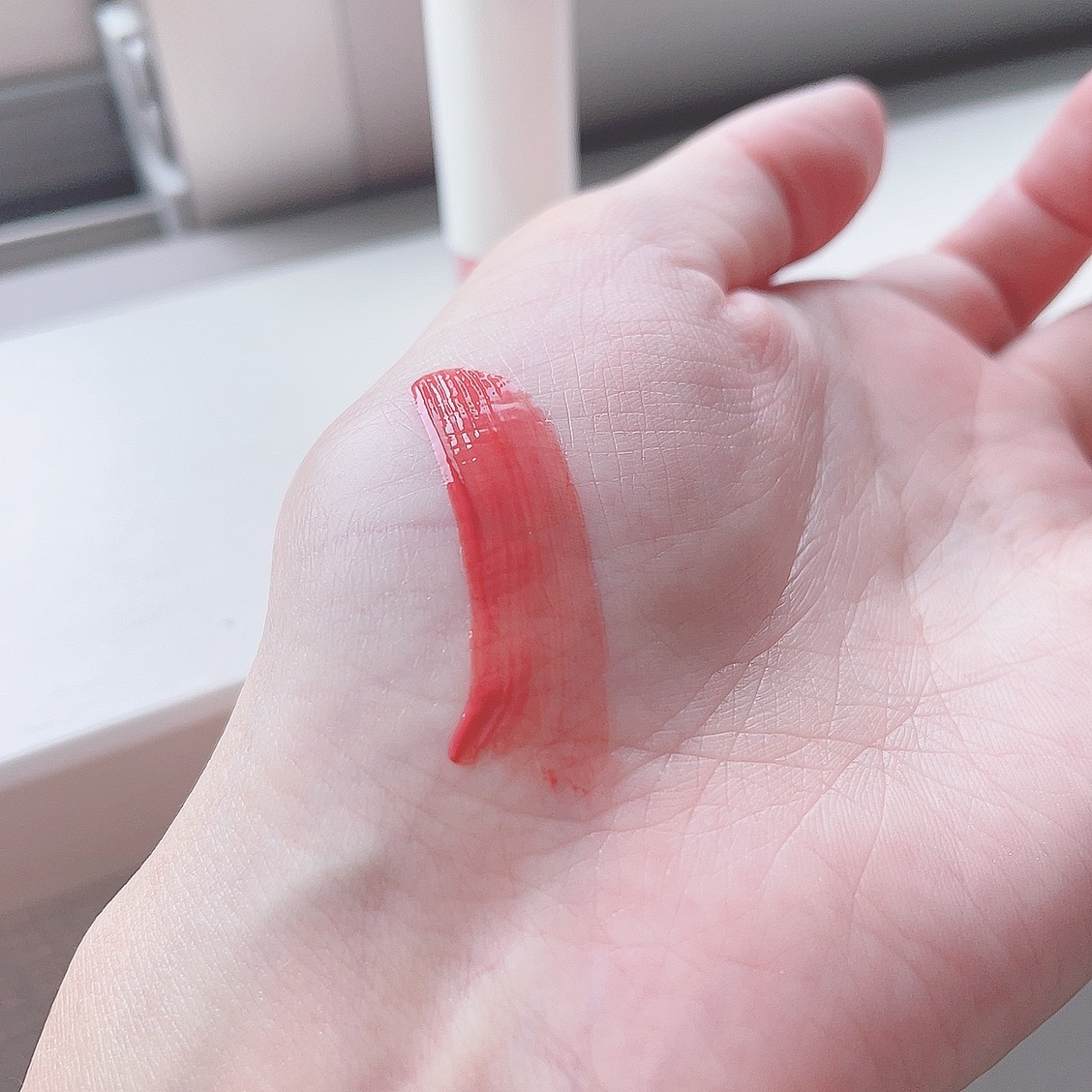 ムードインハンサーウォーターリキッドグロウ W004 アンビエント/hince/口紅を使ったクチコミ（3枚目）