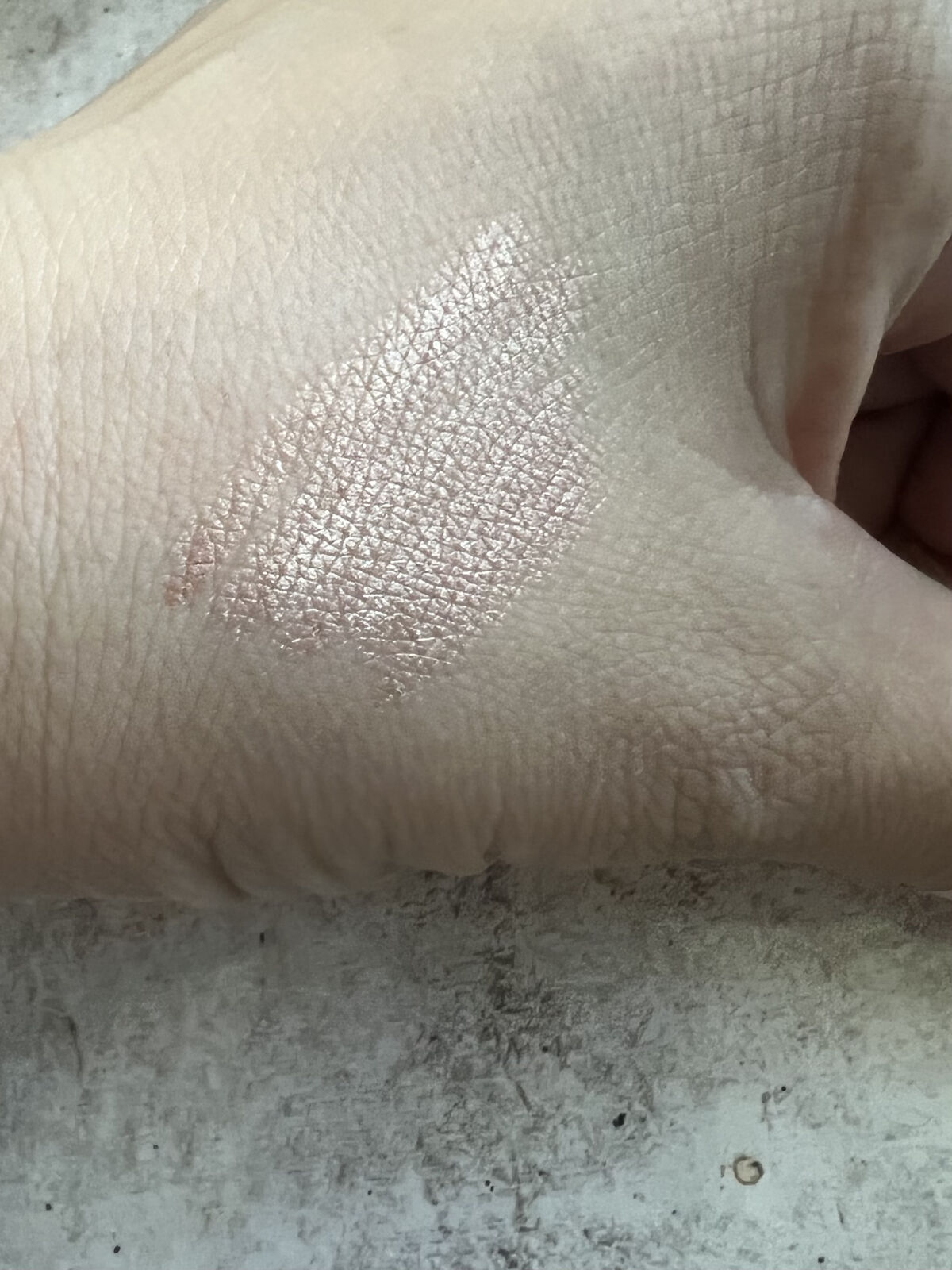 ウィッチズ フィットスティックシャドウ 01 ピンク/Witch's Pouch/スティックアイシャドウを使ったクチコミ（2枚目）