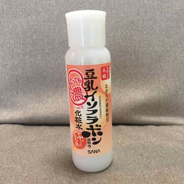 初めて、めちゃくちゃいい。と思ってリピ買いした化粧水です！
やっと自分に合う化粧水が見つかった気がします……
冬場はこれでもかっ！と言うほど乾燥してしまい、化粧水＋乳液＋オイルでも乾燥してしまっていたの