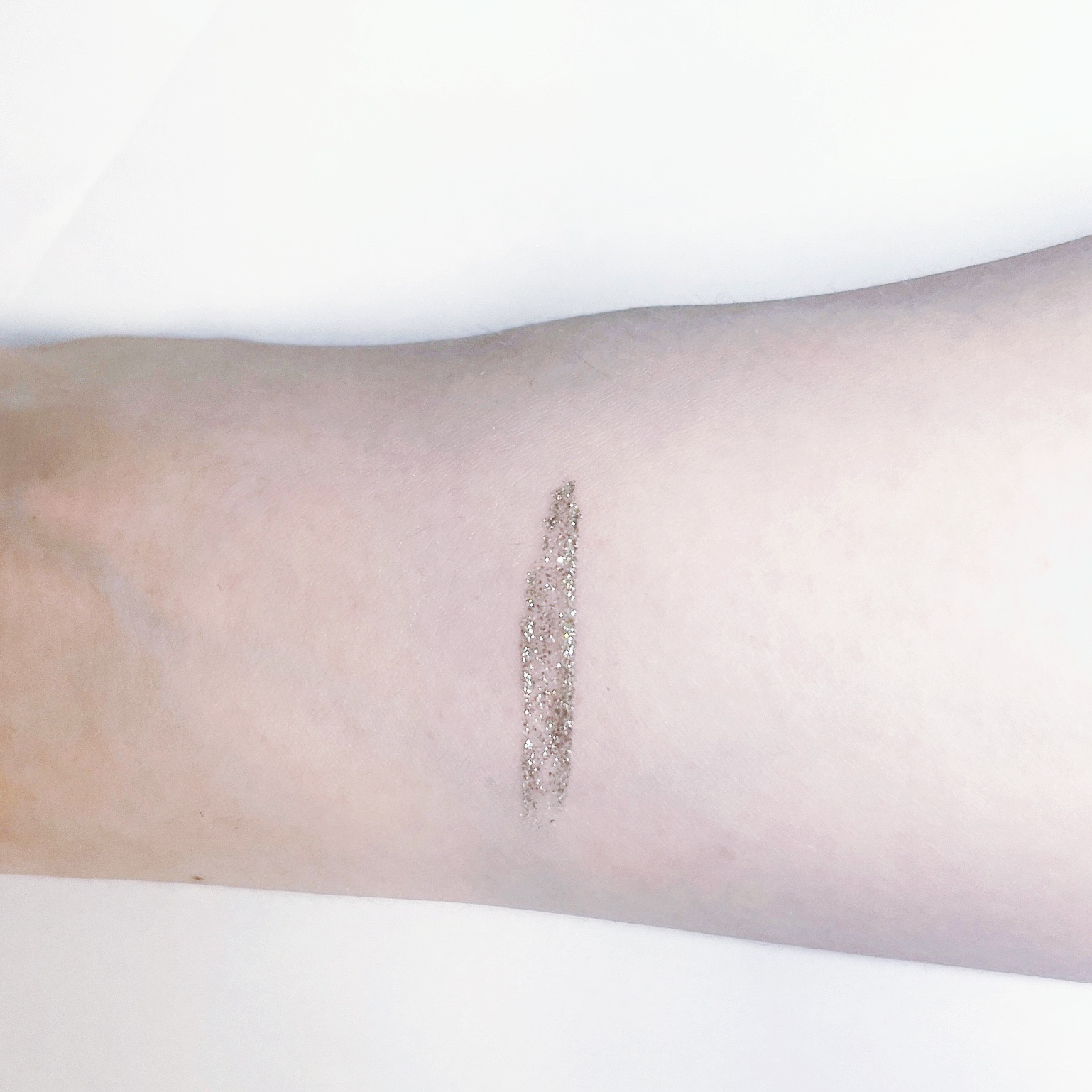 シャインフィックス アイズグリッター/ETUDE/グリッターを使ったクチコミ（2枚目）