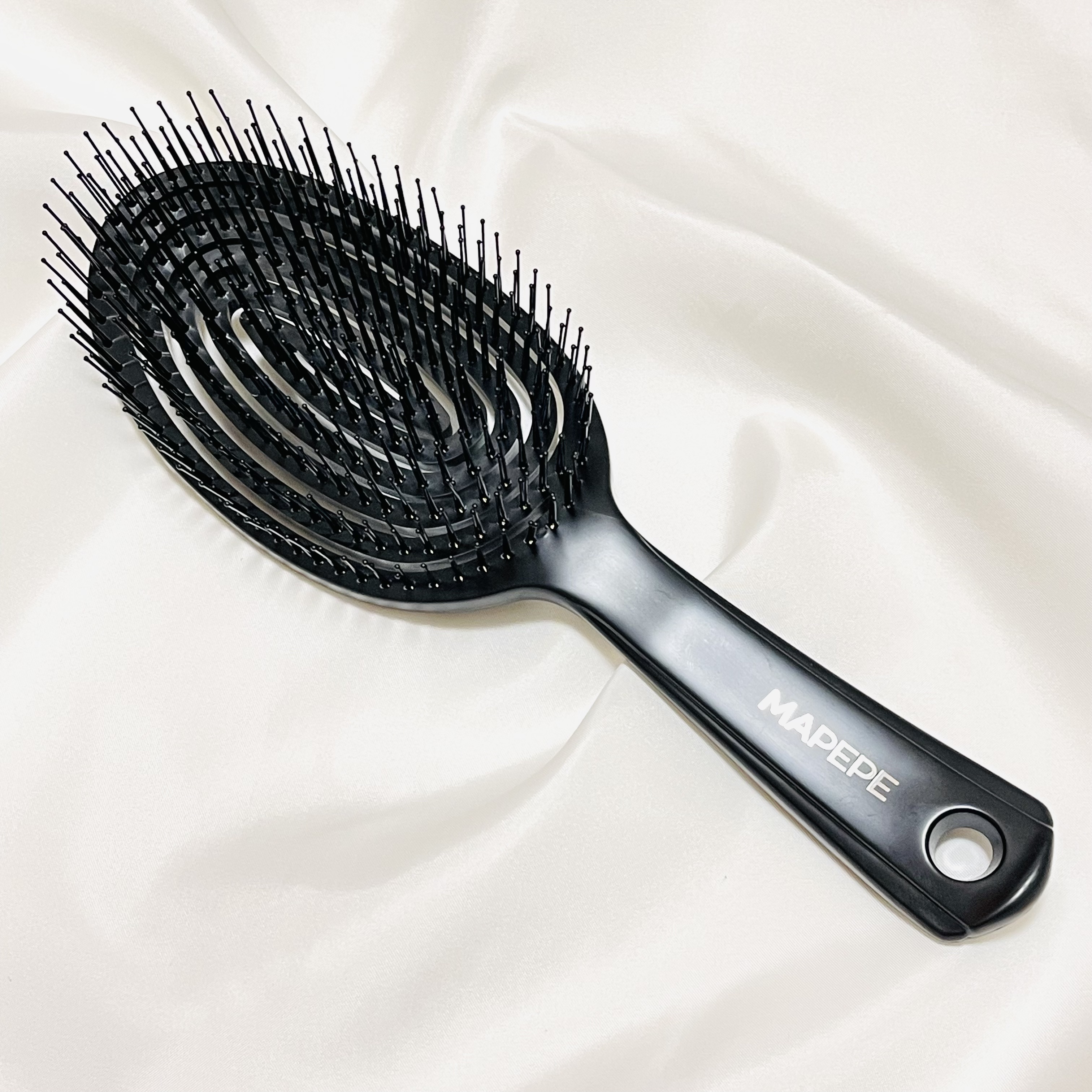 マペペ デタングリングブラシ ３Dスーパーフィットのクチコミ「濡れた髪にも乾いた髪にも使えるヘアブラシ✨
普通のブラシと違って、螺旋状になっているのがポイン.....」（1枚目）