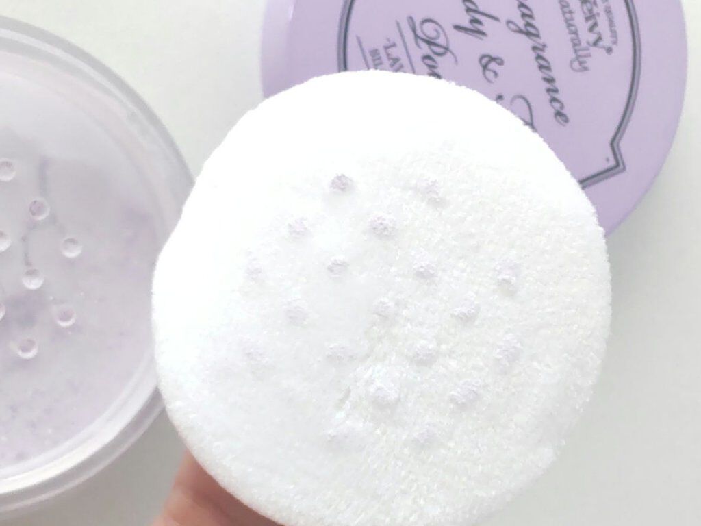 フレグランス ボディ＆フェイスパウダー ラベンダー 23g/Leivy/ルースパウダーを使ったクチコミ（2枚目）