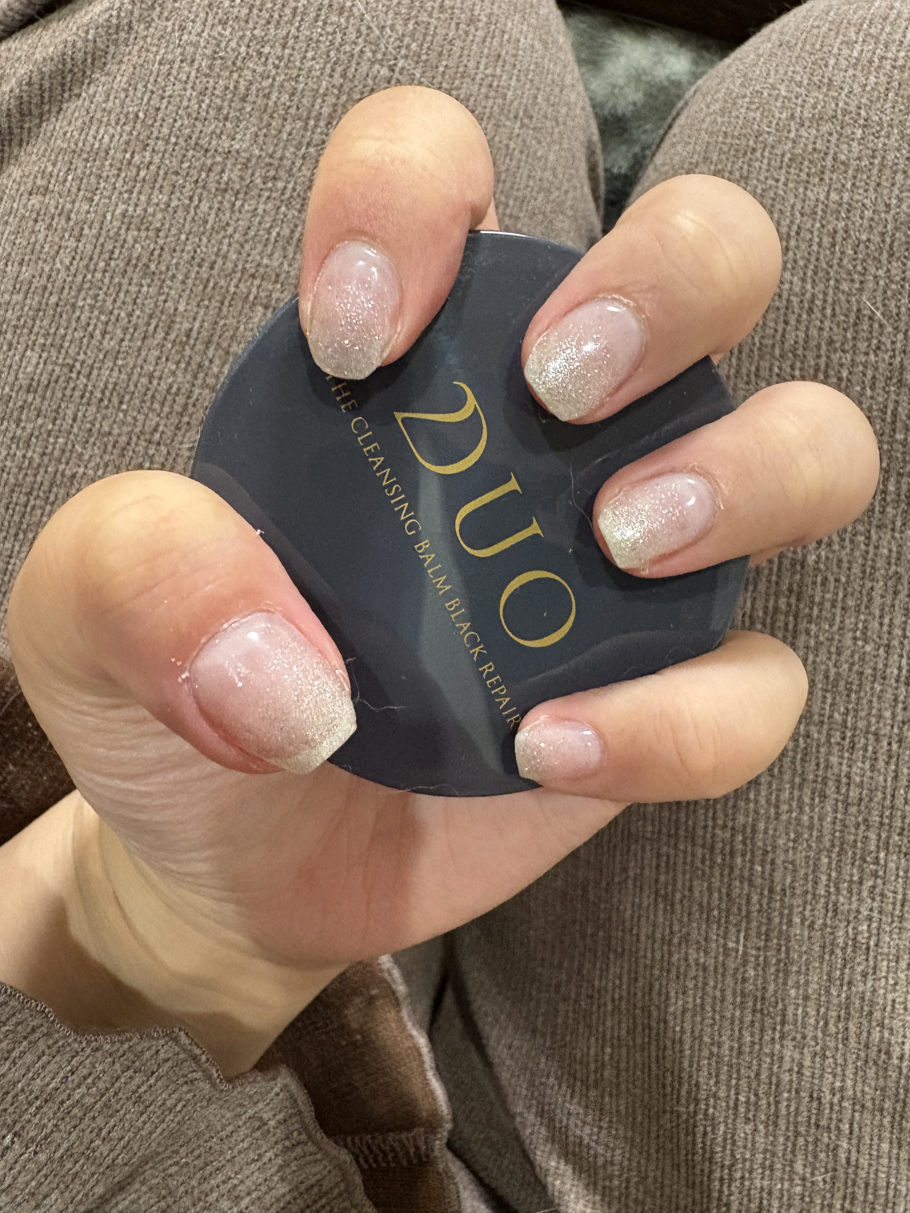 #ラメグラデネイルのネイルデザイン