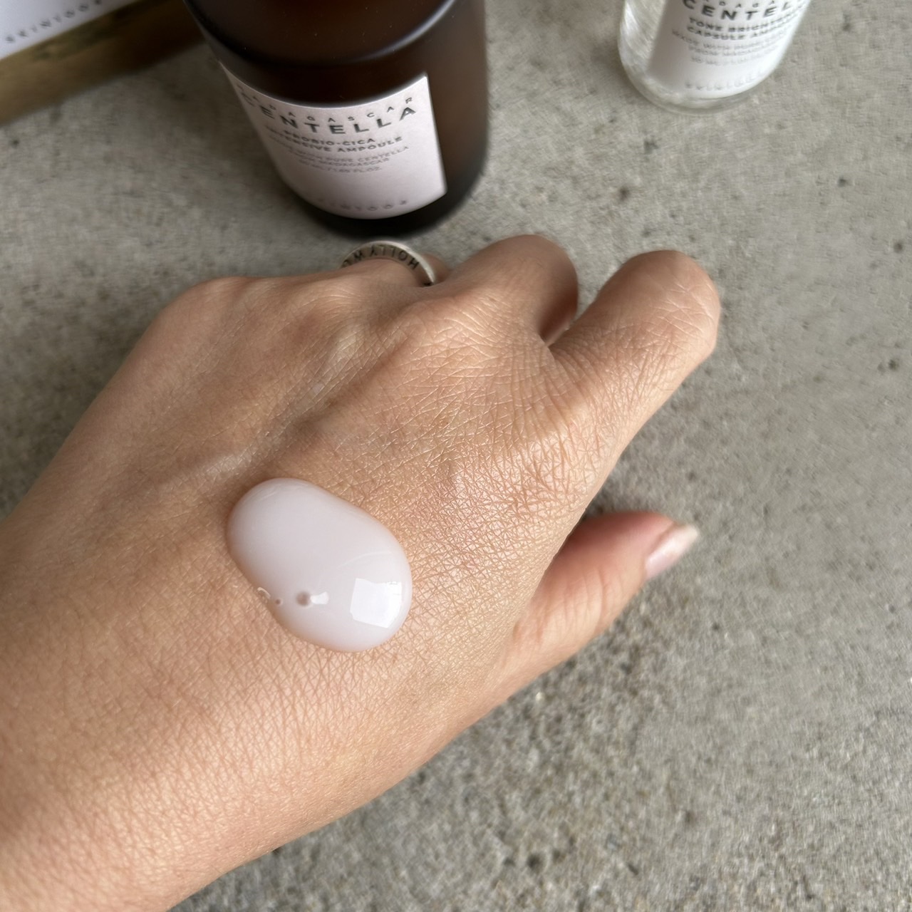 トーンブライトニング カプセルアンプル/SKIN1004/美容液を使ったクチコミ（2枚目）