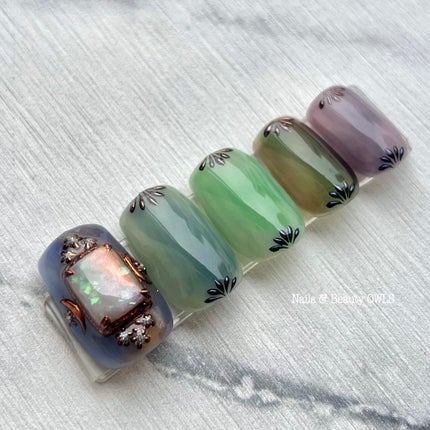 #カラフルネイル,#個性的ネイル,#個性派ネイル,#シンプルネイル,#宝石ネイル,#オパールネイル,#アンティークネイル,#シアーカラーネイル,#ワンカラーネイル,#凸凹ネイル,#韓国ネイル,#ジュエリーアートネイルのネイルデザイン