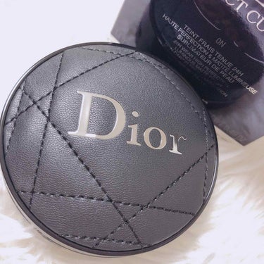 Dior：ディオールスキン
フォーエバークッションNO

新しく出た1番明るいカラーのNOを
購入しました(*´꒳`*)
ブルベかなり色白ですがこのお色で
トーンアップとカバー力
両方大丈夫でした♡

