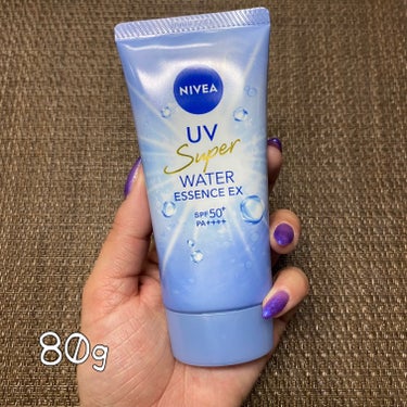 NIVEA
ニベアUV ウォーターエッセンスEX
80g / 税込985円

日やけ･乾燥予防UV！消えるようになじむエッセンス⭐

SPF50+/PA++++☀みずみずしいUVジェル♪

◆圧倒的にみずみずしい使い心地🩵
･肌と一体化するような軽さで、べたつきが気にならない素肌っぽい快適なつけ心地◎
･エッセンスが顔の細かいパーツにもフィットし消えるようにムラなくなじむ◎
◆顔・からだ用🤲🏻
◆スーパーウォータープルーフ💧
◆せっけんで落とせる🧼

こちらもジェルと同様にRAXYに入ってた🥺🩷

テクスチャーの違いだけで成分はほぼ同じ✨
好みで使い分けれる日焼け止め✨

気になる方はぜひチェック✅してみてくださいね🌼

#ニベア #ニベアUVウォーターエッセンスEX
#NIVEA #日焼け止め #美容好き #ウォーターエッセンスEXの画像 その2