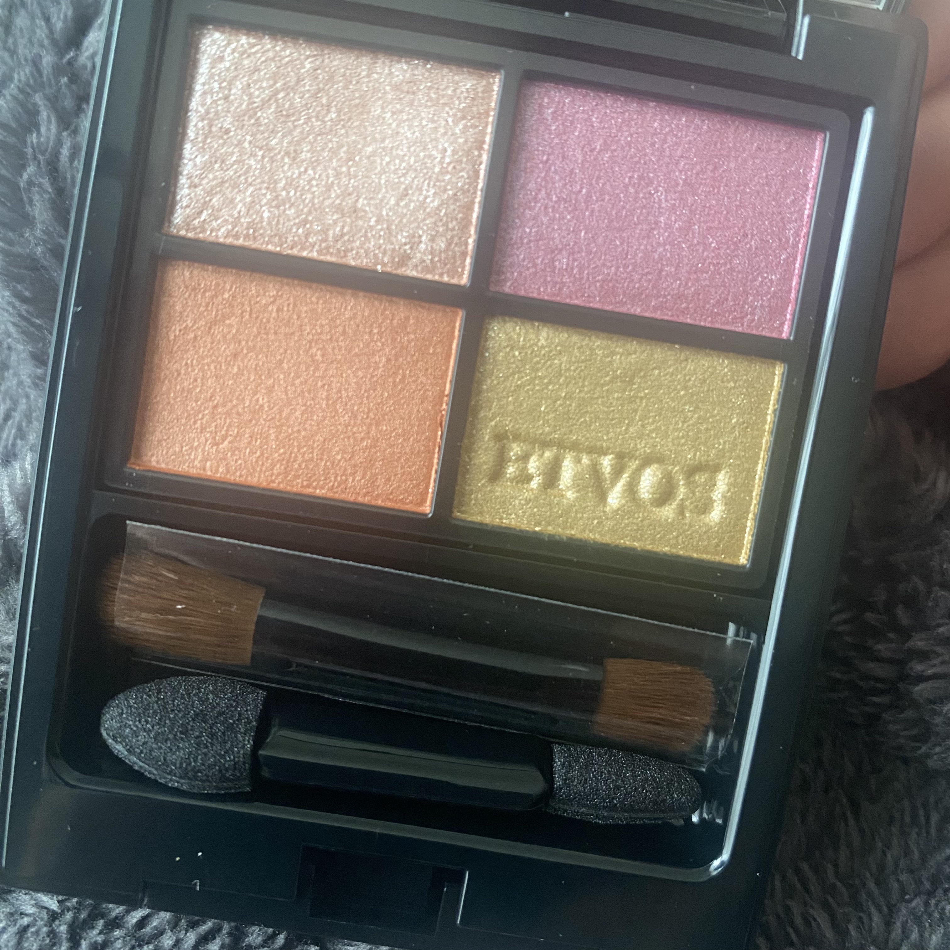 ミネラルクラッシィシャドー/エトヴォス/アイシャドウパレットを使ったクチコミ（1枚目）