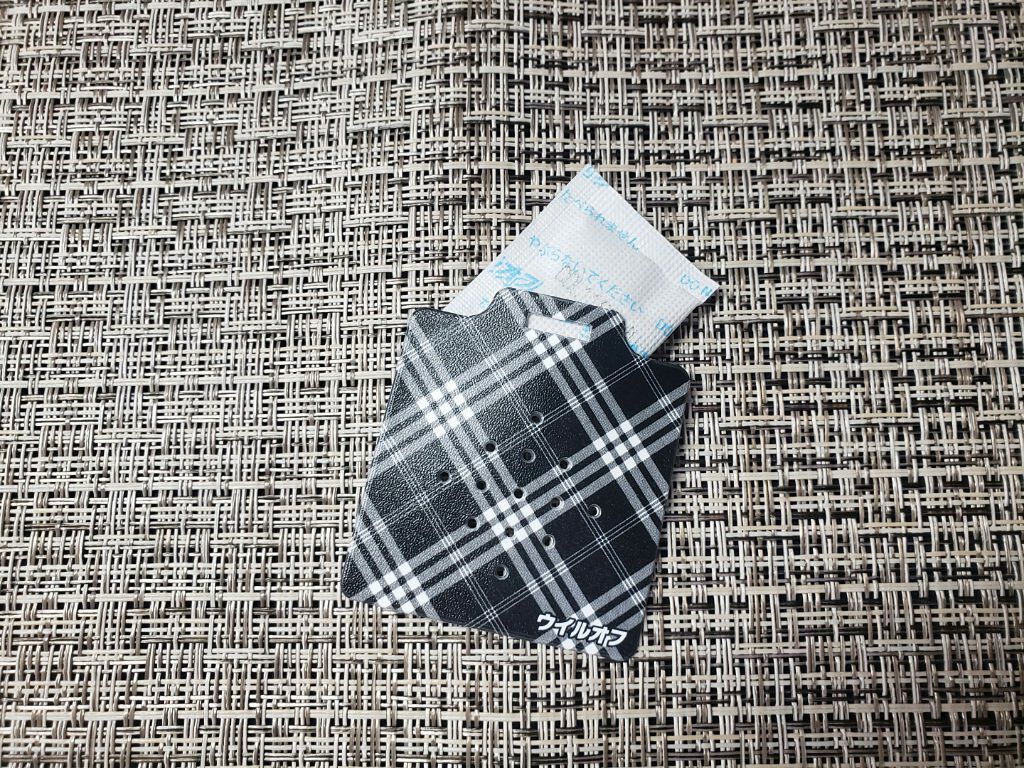 えるとみみ on LIPS 「こちらの商品は密閉空間で自身の周りの除菌をしてくれる商品です。..」(2枚目)