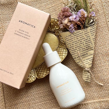 
#AROMATICA
GLOW VITA C TONING SERUM

大人気のグロービタシリーズより
今回セラムが新登場🧡🍊

シトラスの生き生きとした
フェイシャルオイルカプセルセラムが
約32