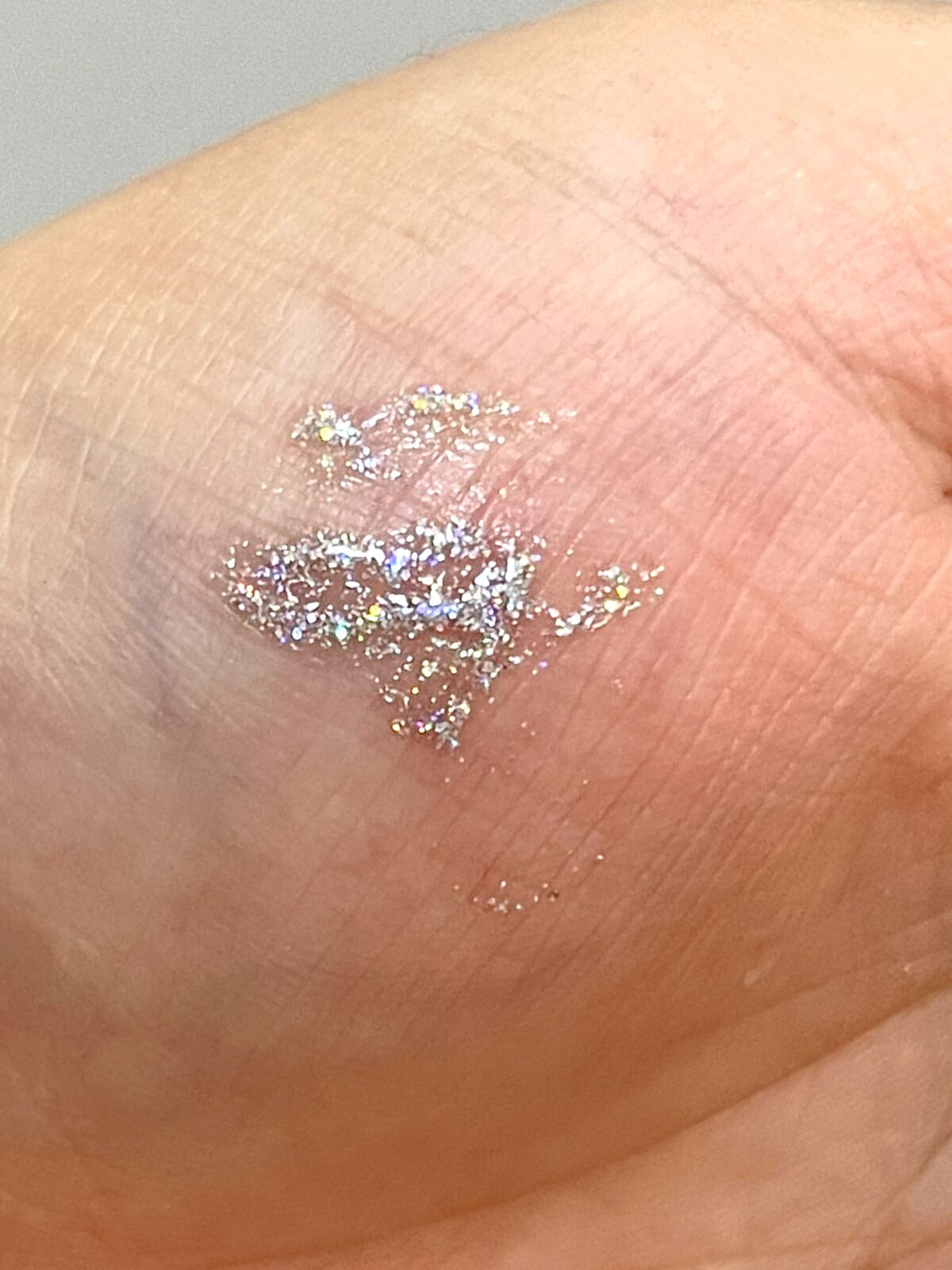 ZEESEA ファイバーマスカラのクチコミ「夏🌞ぽいキラッとさせられるラメマスカラ🧡


使った感想
正直レビュー✨


ラメつきにくい！.....」（3枚目）