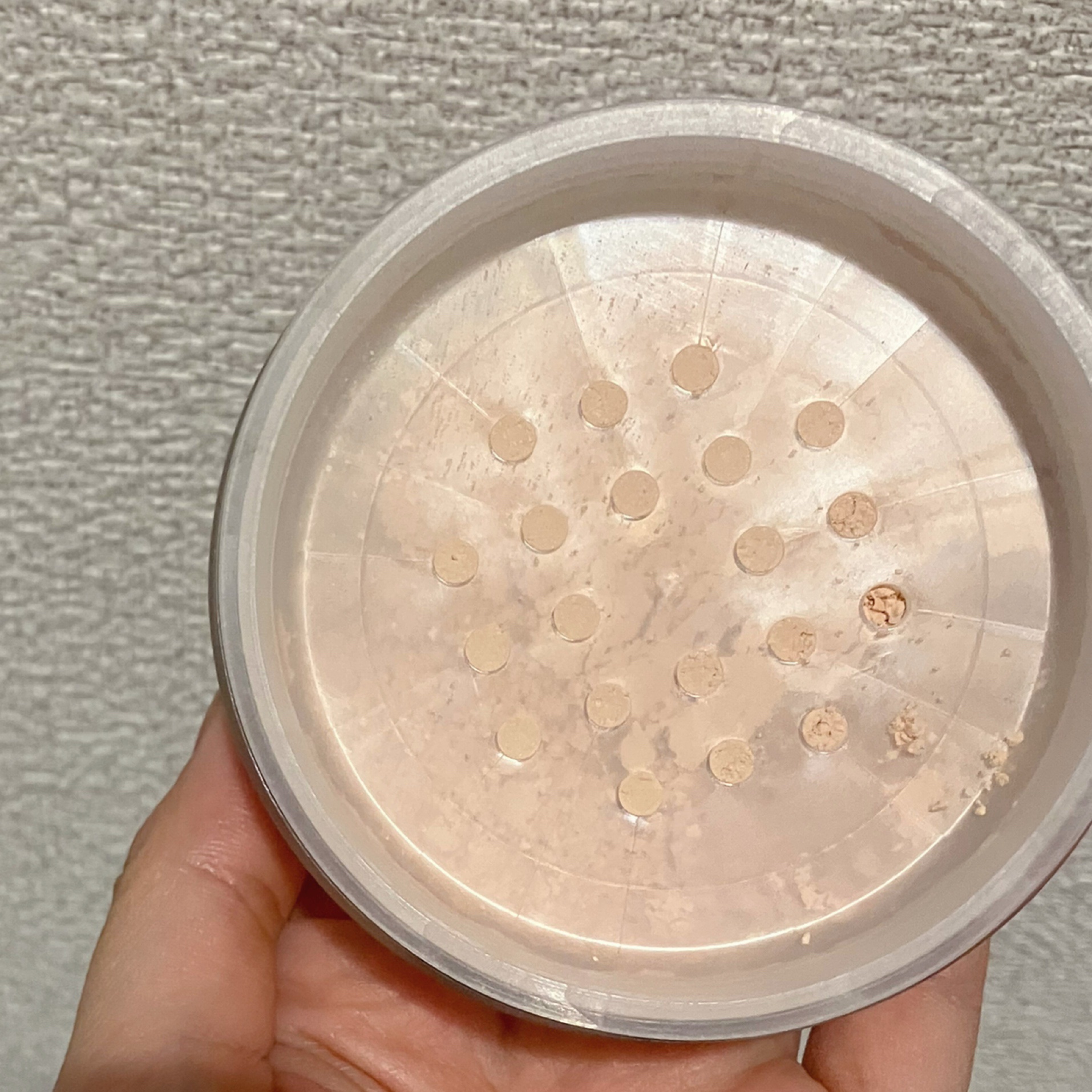 トーン デューイ モイスト ルースパウダー/to/one/ルースパウダーを使ったクチコミ（2枚目）