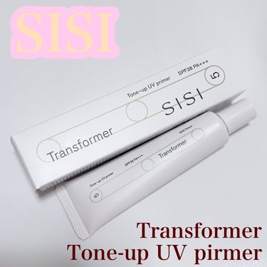 ⁡
🎀 SISI🎀
⁡
.*･ﾟTransformer･*.
〜Tone-up UV primer〜
SPF38・PA+++
⁡
肌の個性を活かしながらくすみをカバー🤍
人によって、また日によっても異なる肌のくすみに対して1品でパーソナルフィットし、自然に明るい美肌に見せるトーンアップUVプライマーです😌
⁡
最初は白いクリームですが肌に伸ばしていくと
赤・青・黄の三原色パールを包んだトランスペアレントカプセルが弾けて
肌色に変わっていきお肌をナチュラルにトーンアップ❣️
⁡
これをファンデーションの下に仕込むと内側から水分とツヤが溢れるような綺麗な肌に見せてくれます💕
長時間外にいる予定がなくて軽いお化粧をする時にはスキンケアの後にこれ1本でベースメイクを完成させても仕上がりが綺麗で気に入っています♡
⁡
#SISIトランスフォーマー #トーンアップUVプライマーの画像 その0