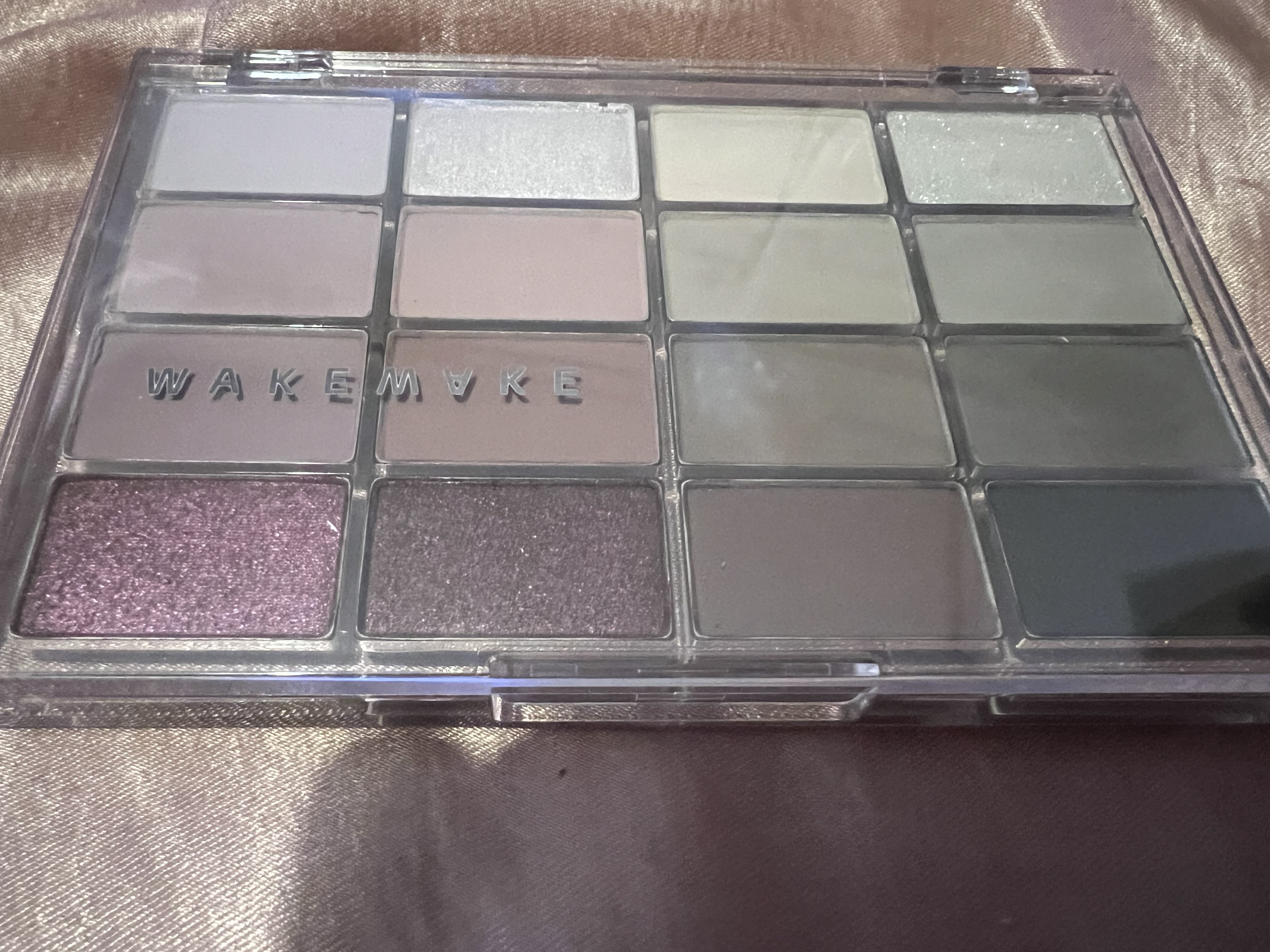 ソフトブラーリングアイパレット/wakemake/アイシャドウパレットを使ったクチコミ（1枚目）