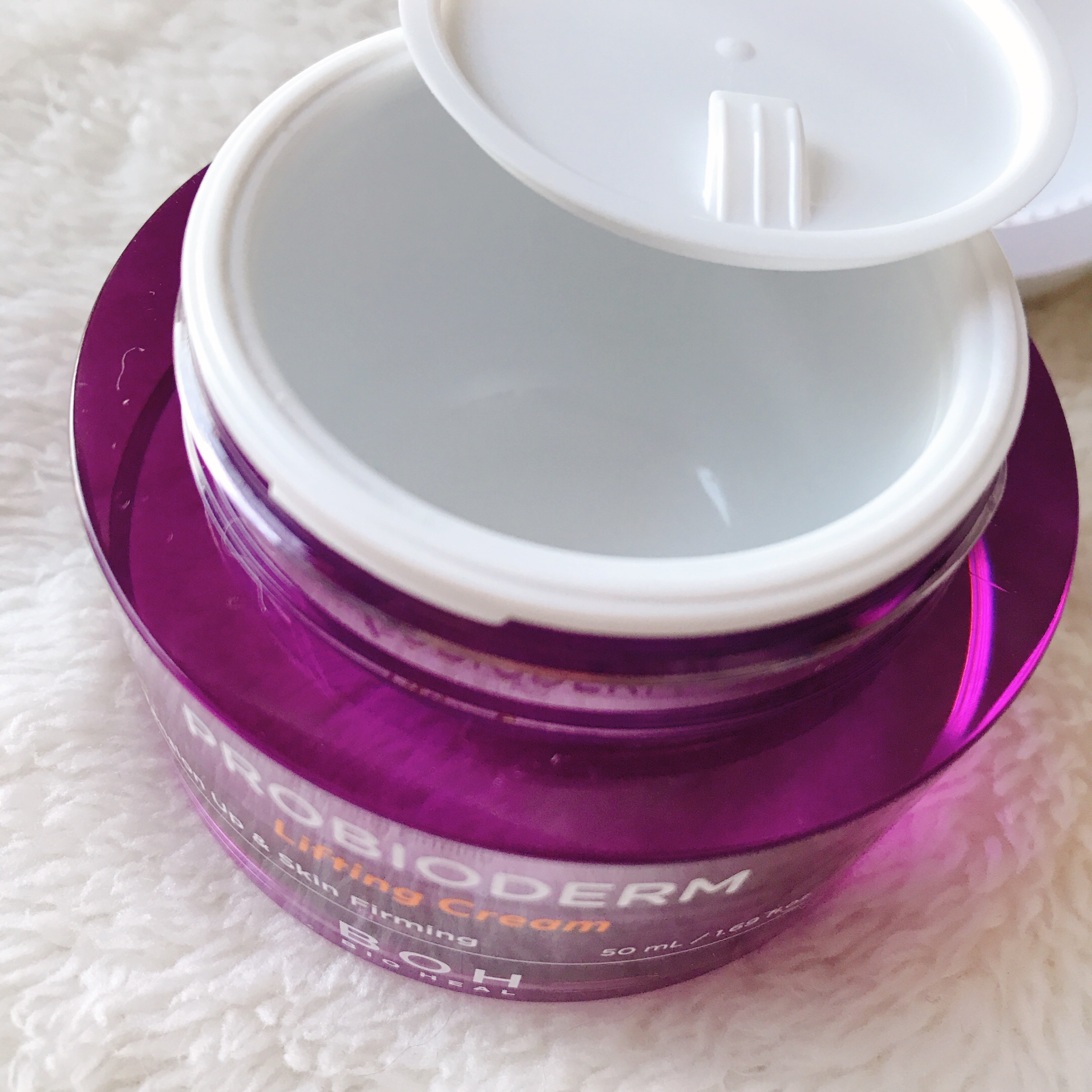 プロバイオダーム リフティング クリーム クリーム50ml＋アンプル7ml×2/BIOHEAL BOH/フェイスクリームを使ったクチコミ（2枚目）