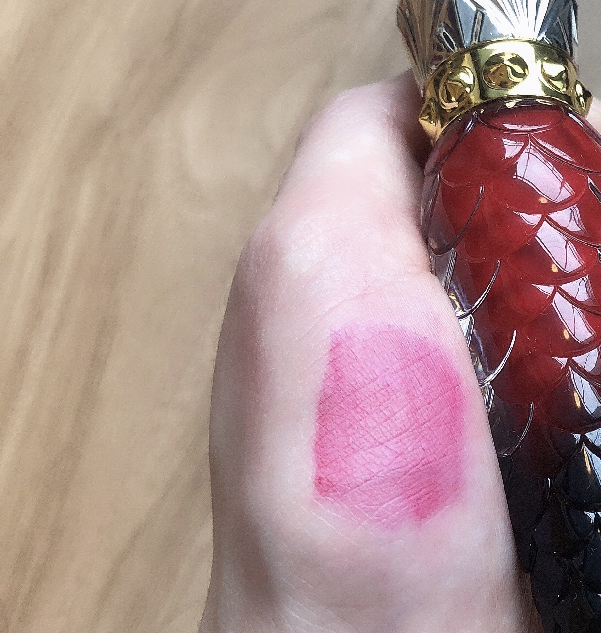 マットフルイド リップカラー｜クリスチャン ルブタンの使い方を徹底