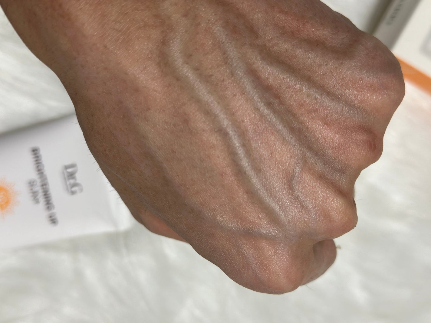 ブライトニングアップサンプラス/Dr.G/日焼け止めクリームを使ったクチコミ(3枚目)