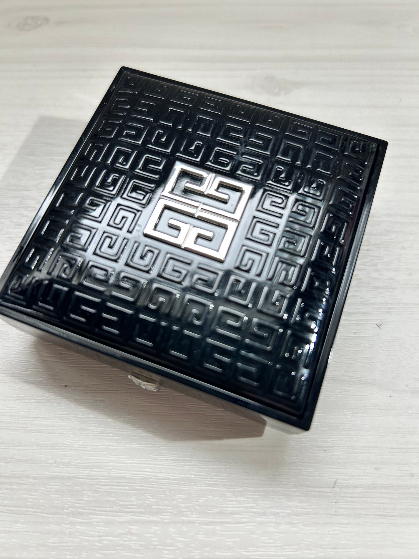 プリズム・リーブル・スキンケアリング・グロウ・クッション/GIVENCHY/クッションファンデーションを使ったクチコミ(4枚目)