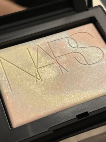 ライトリフレクティング プリズマティックパウダー/NARS/プレストパウダーを使ったクチコミ（3枚目）