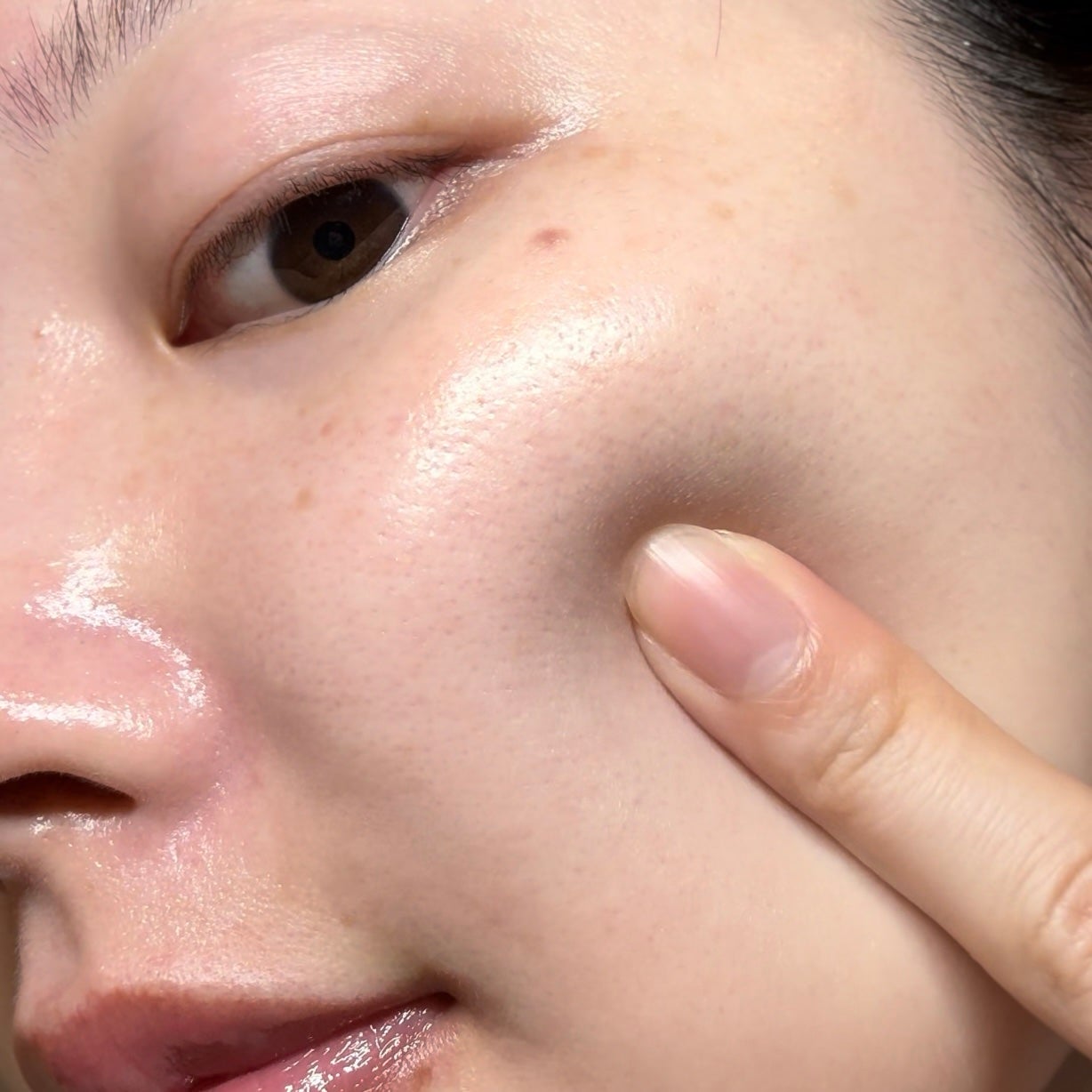 ブラックスネイルグルタチオントーンアップサン/Dr.G/日焼け止めクリームを使ったクチコミ(5枚目)