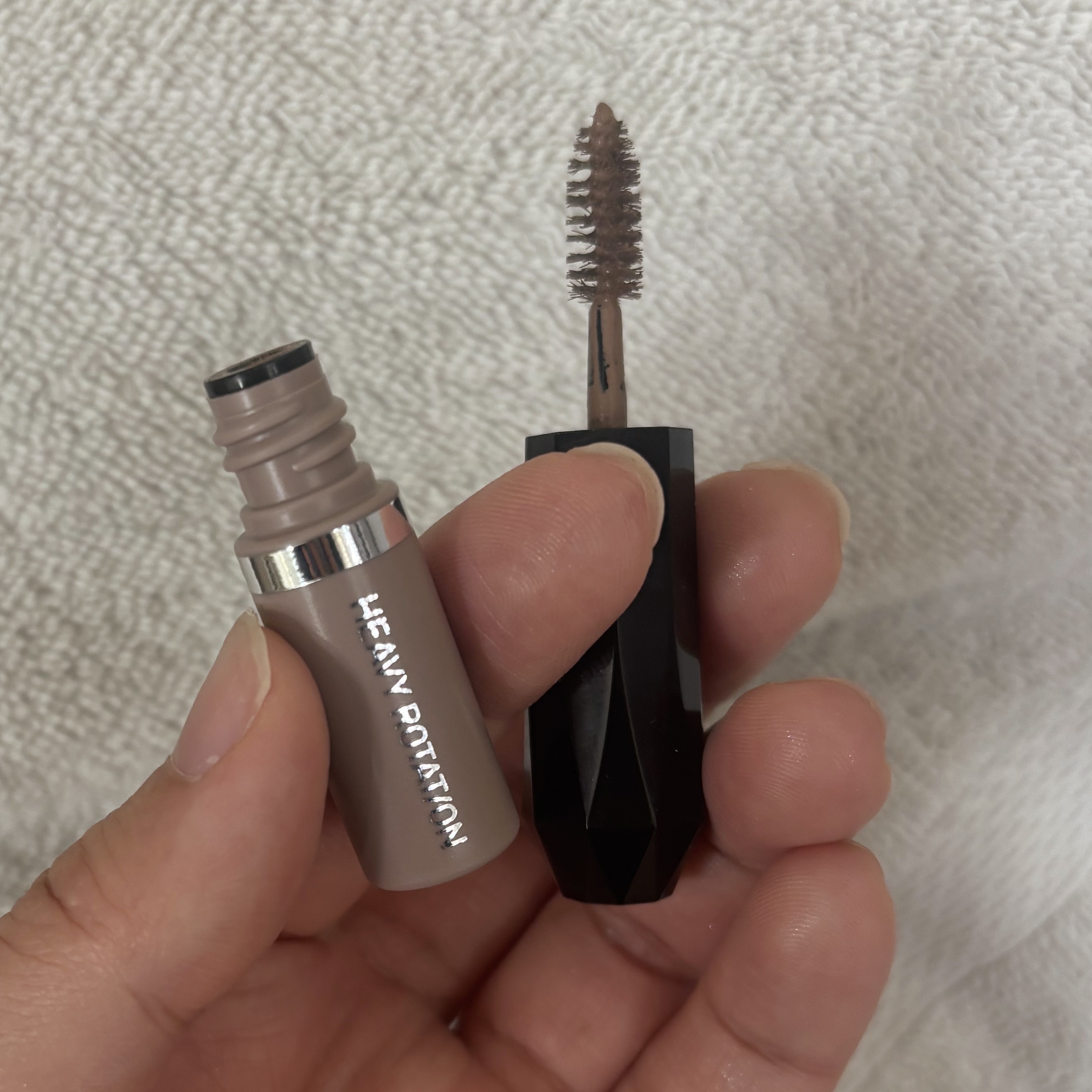 カラーリングアイブロウ マイクロ/ヘビーローテーション/眉マスカラを使ったクチコミ（1枚目）