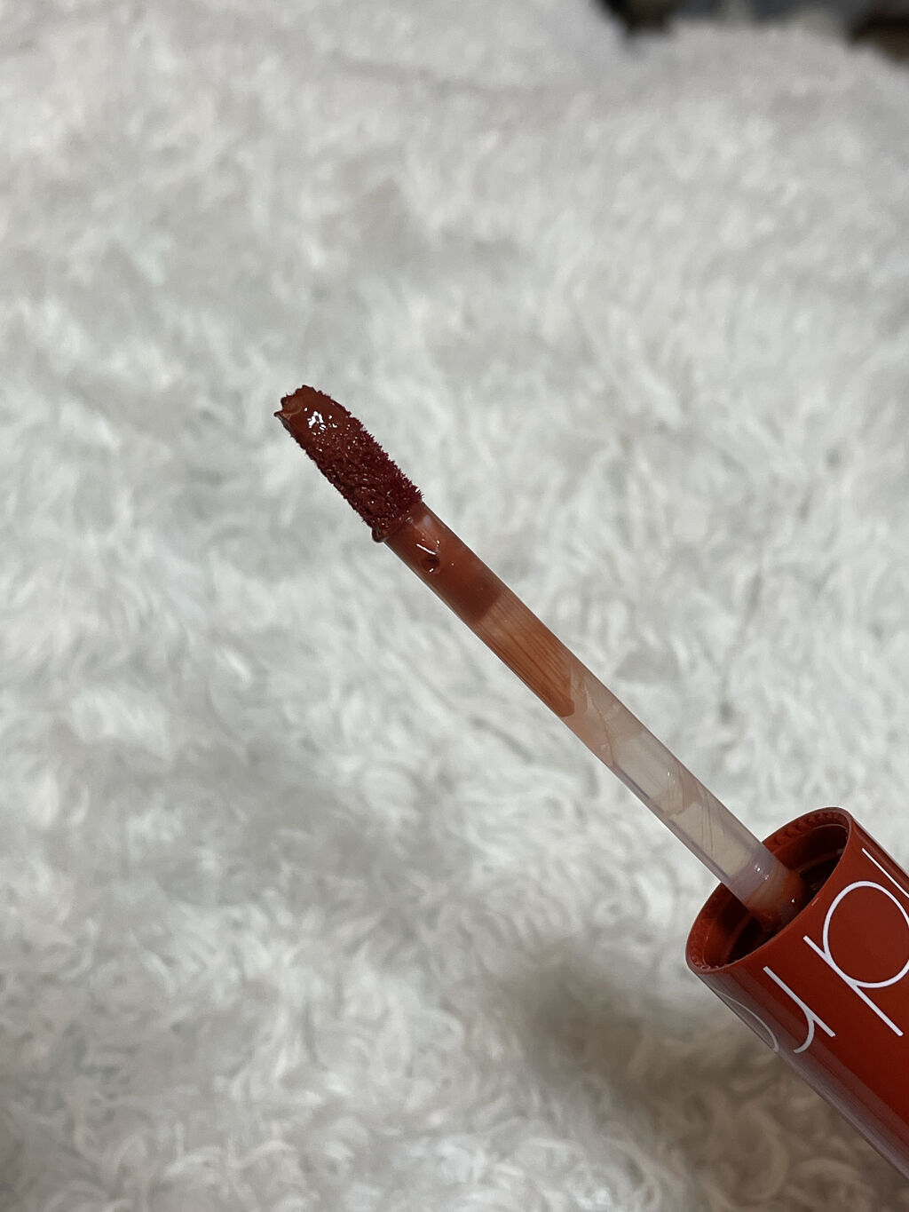 ジューシーラスティングティント/rom&nd/リップティントを使ったクチコミ（2枚目）