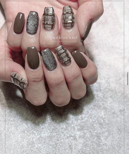 #パールネイル,#ネイル,#ビジューネイル,#アートネイル,#秋ネイル,#ミラーアートネイル,#チェック柄ネイル,#オータムネイル,#ジュエリーネイル,#ミラーネイル,#手書きアートネイル,#マスタードネイル,#ブラウンネイル,#リングネイル,#秋ネイル,#天王寺ネイルのネイルデザイン