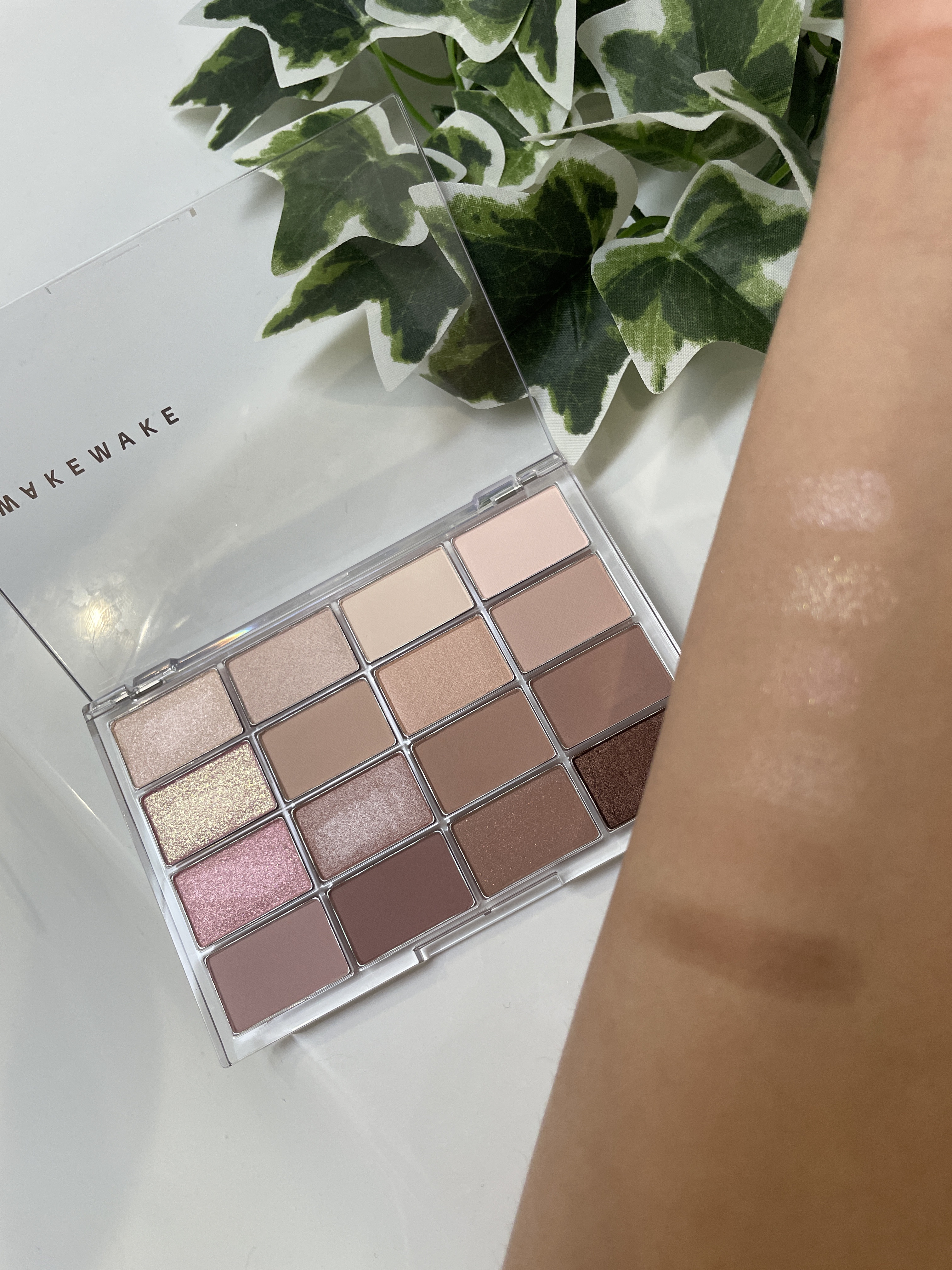 ソフトブラーリングアイパレット/wakemake/アイシャドウパレットを使ったクチコミ（1枚目）